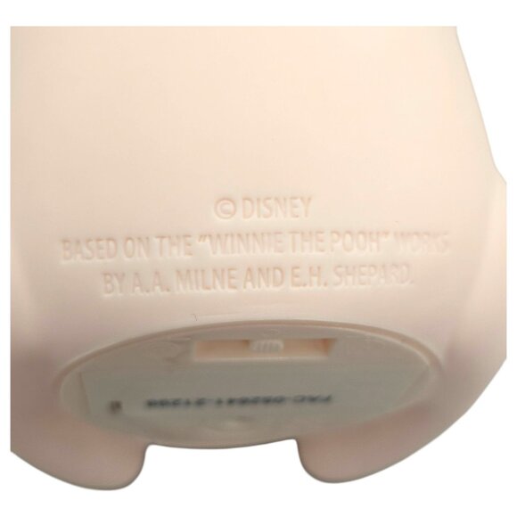 Walt Disney Winnie The Pooh Figural LED Night Light With Time Shut Off Nursery - Picture 7 of 10